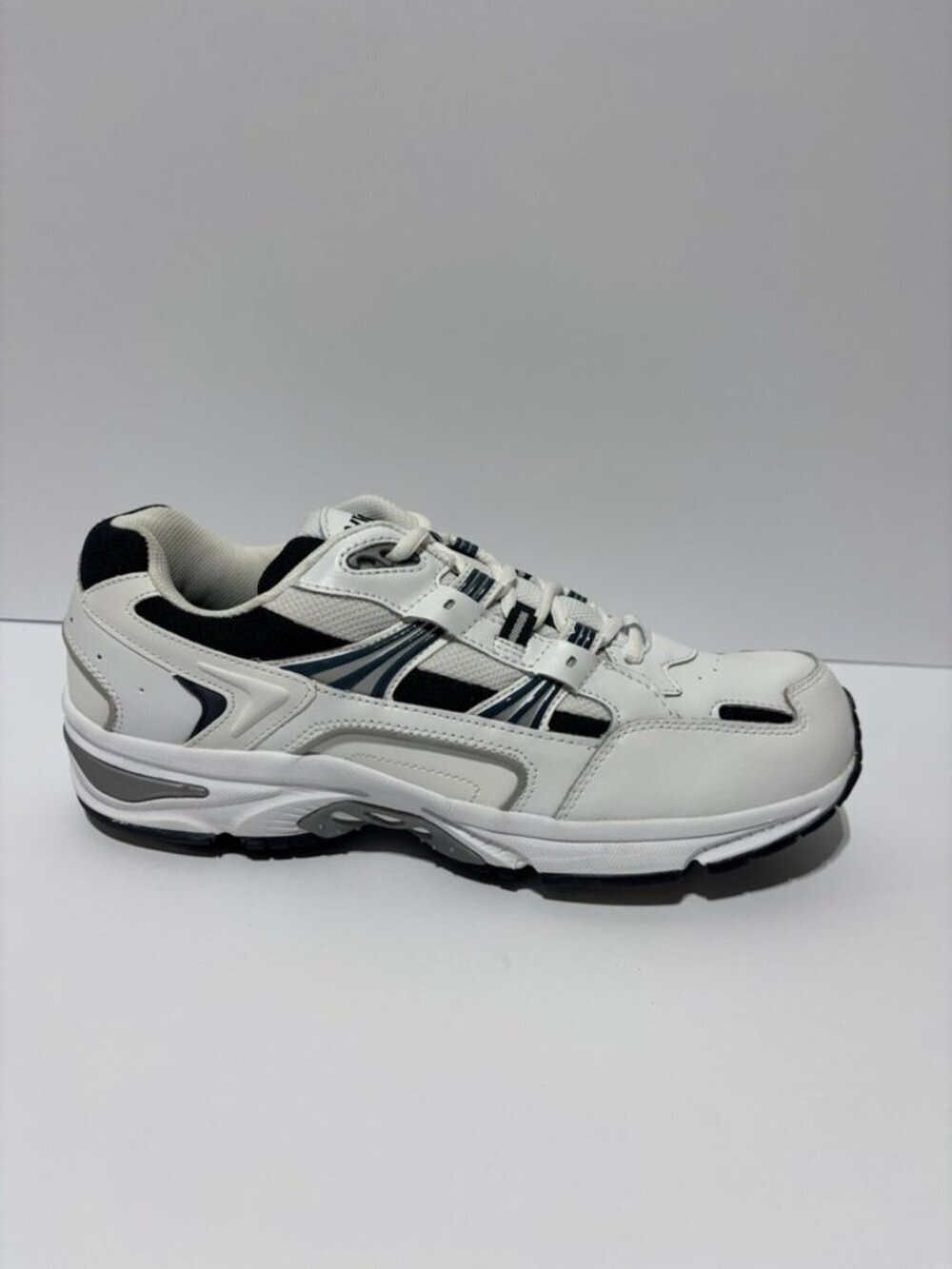 Vionic Men’s 23Walk White/Navy Sneakers, Size 13 M